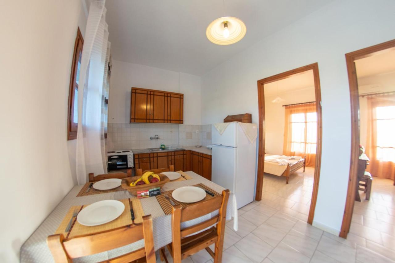 George Apartments Arílasz Kültér fotó