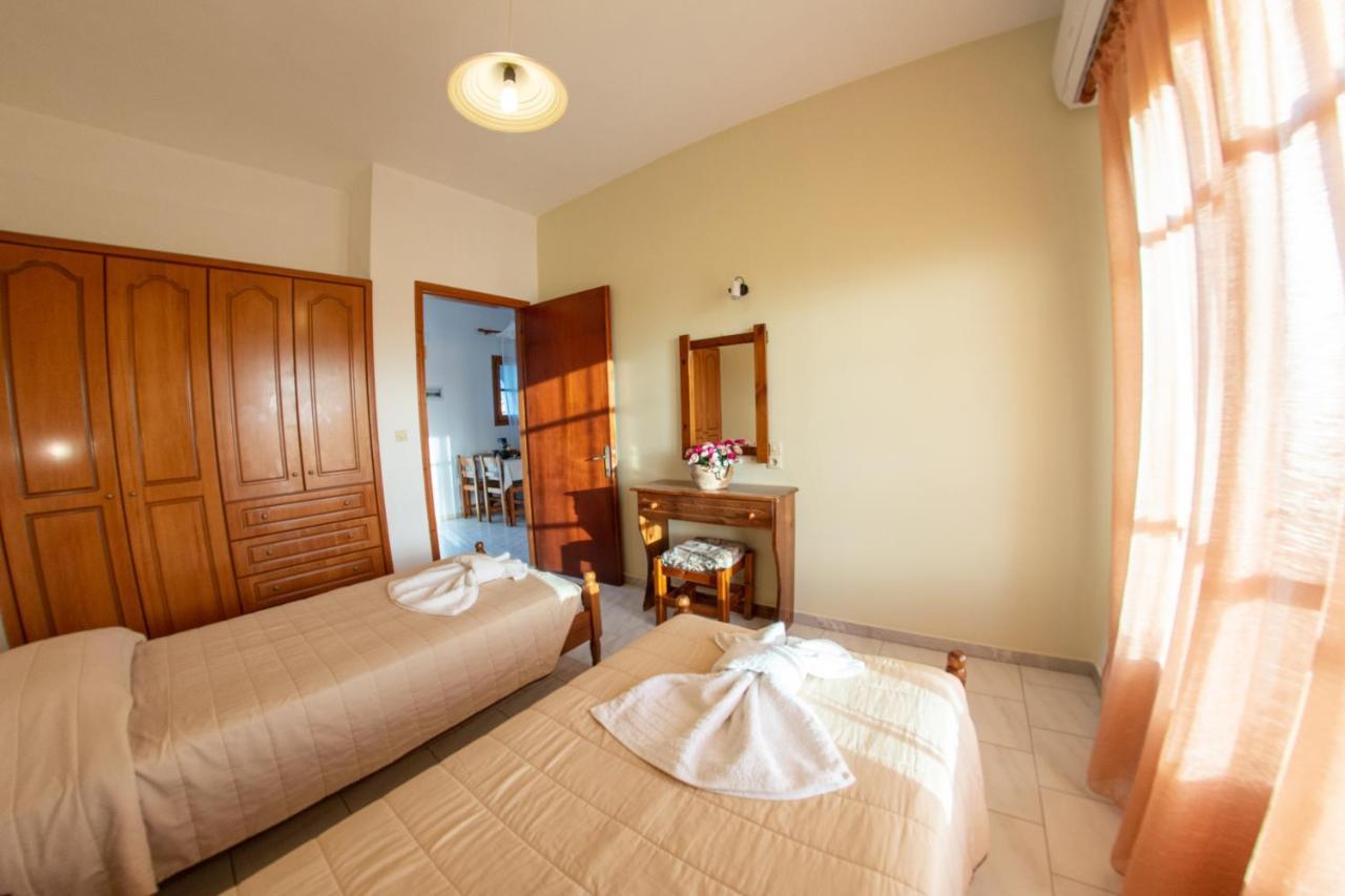 George Apartments Arílasz Kültér fotó