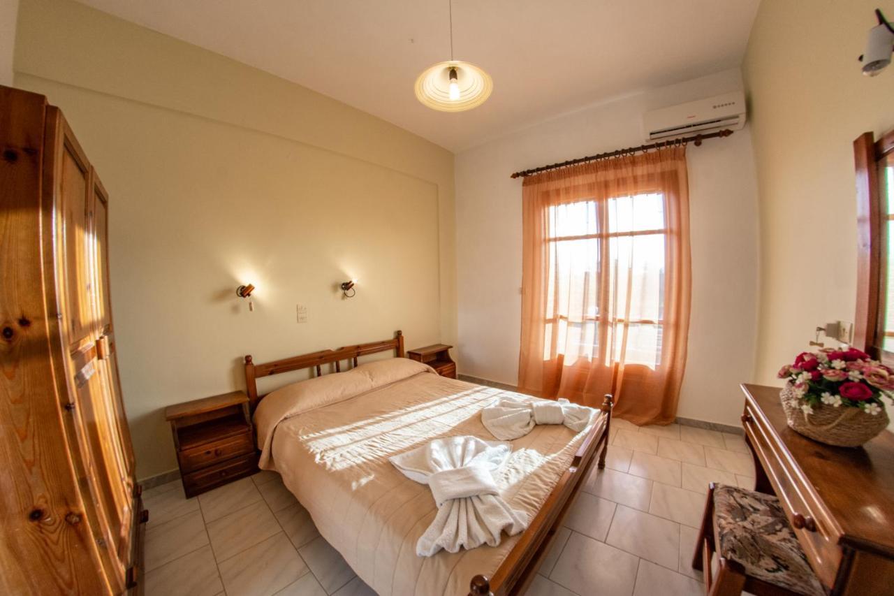 George Apartments Arílasz Kültér fotó