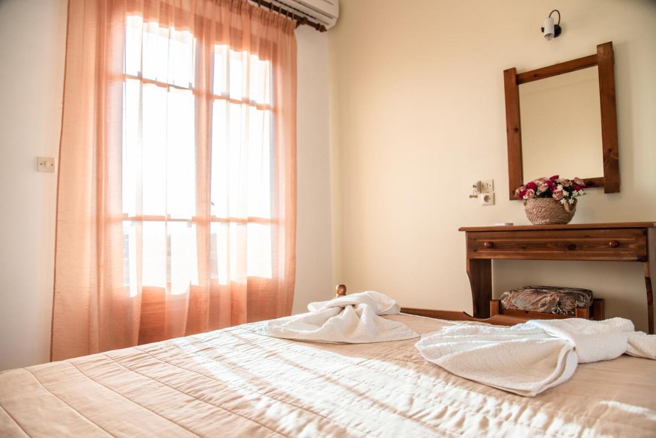 George Apartments Arílasz Kültér fotó